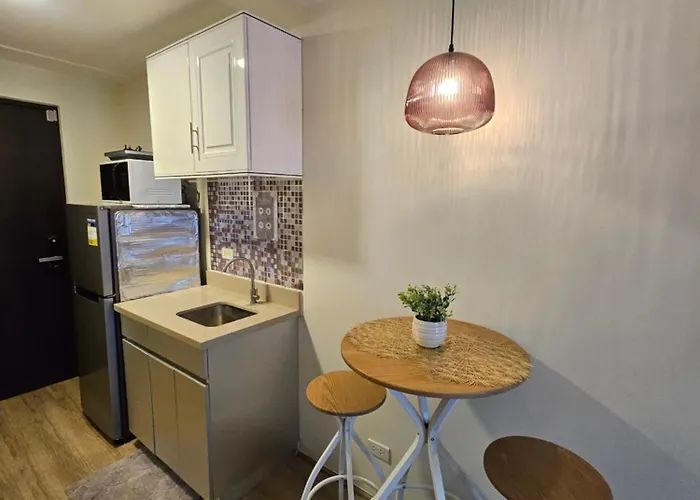 Apartment Unit At The Median *